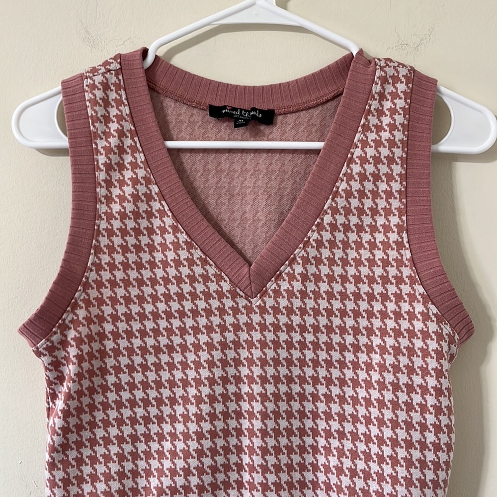 Mixed Threads Pink White Houndstooth Ribbed Detail Sweater Vest Size Medium - Picture 2 of 6